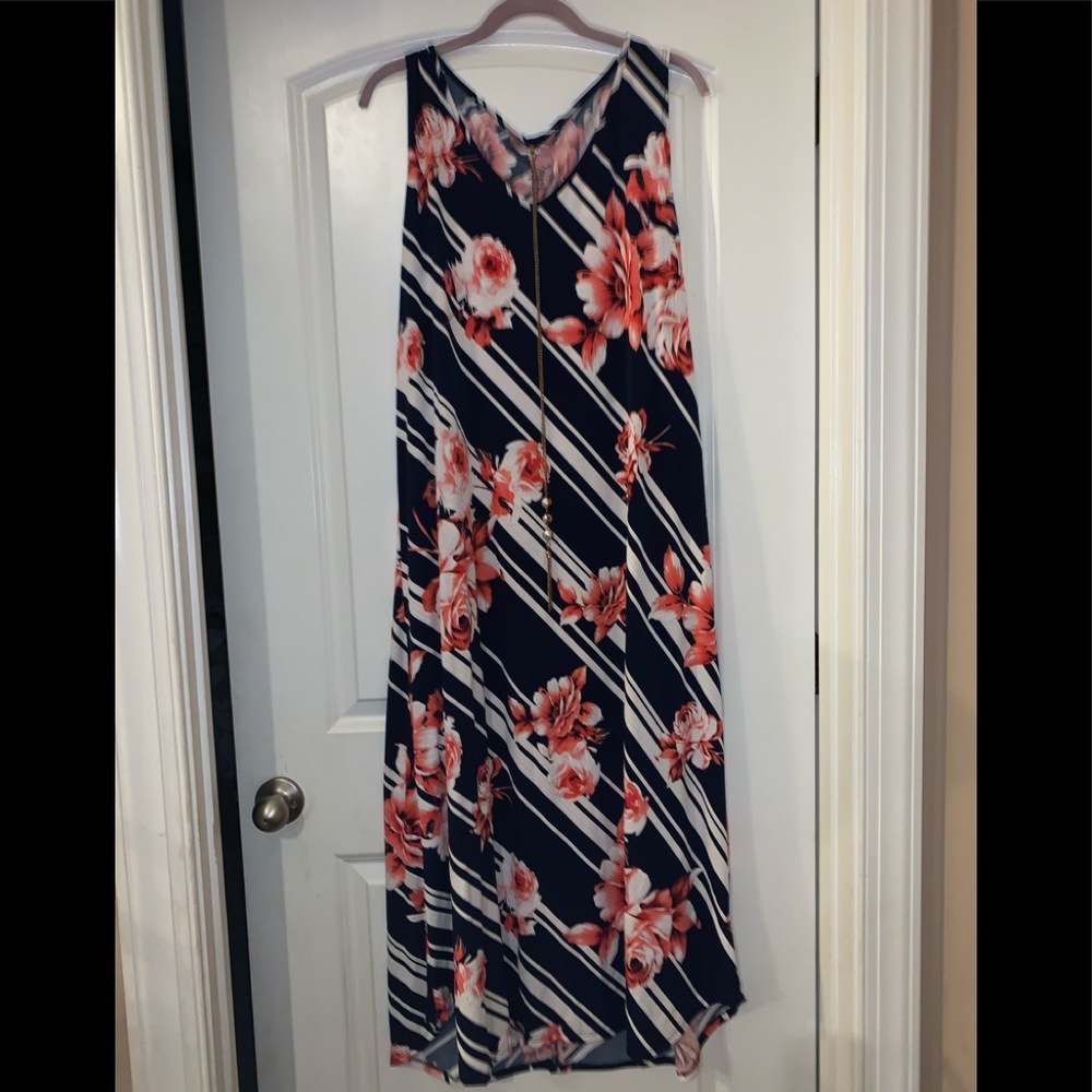 Maxi Dress size 1X, floral, great for summer.